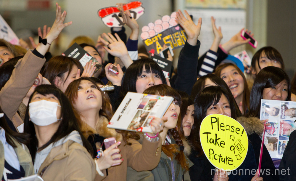 One Direction Arrives in Japan