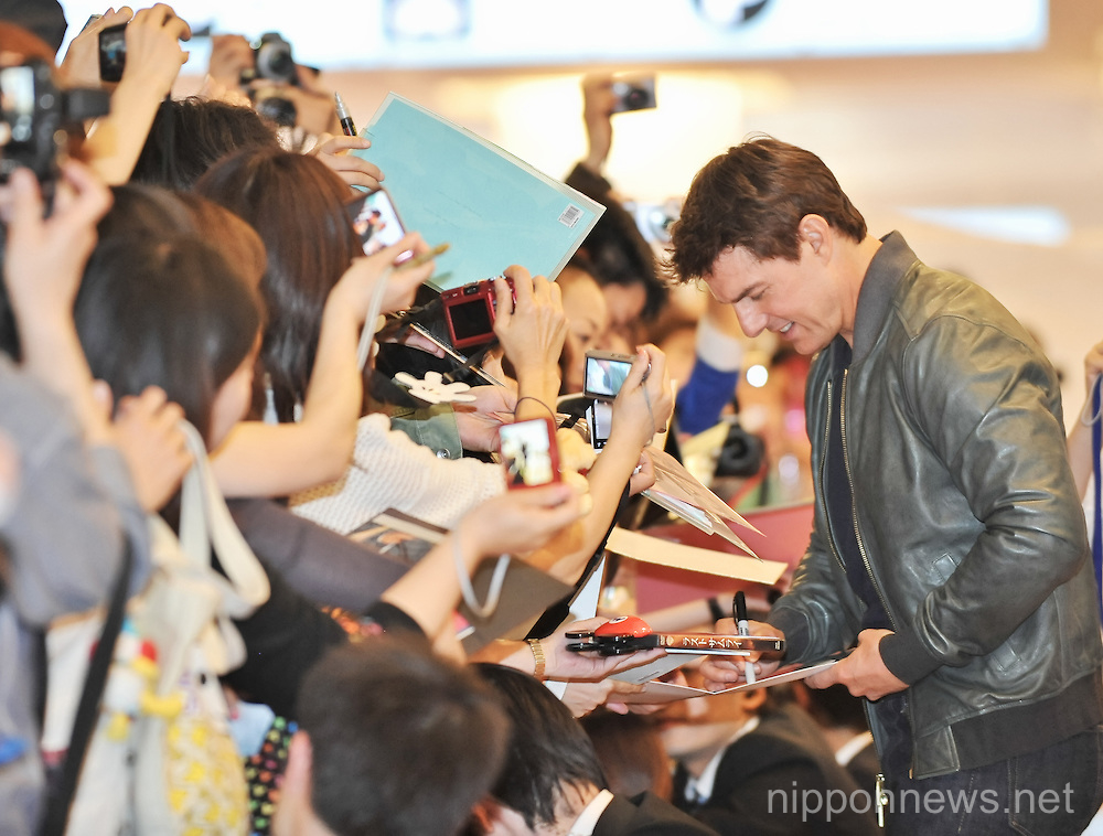 Tom Cruise arrives in Japan