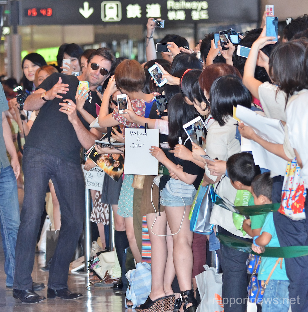 Hugh Jackman arrives in Japan