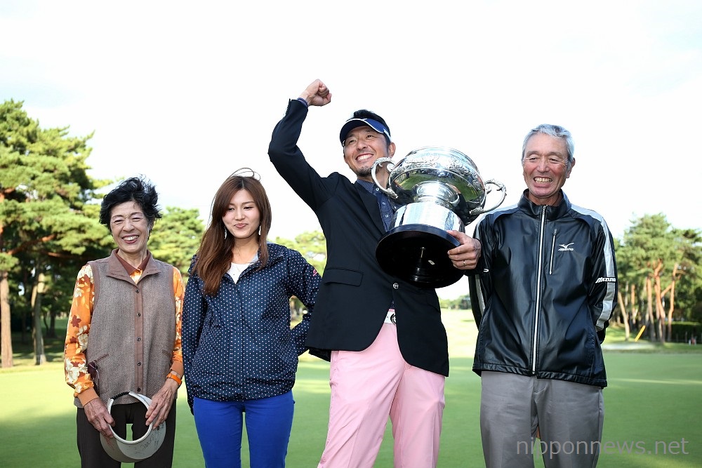Masanori Kobayashi takes first major title at Japan Open Golf Championship 2013.