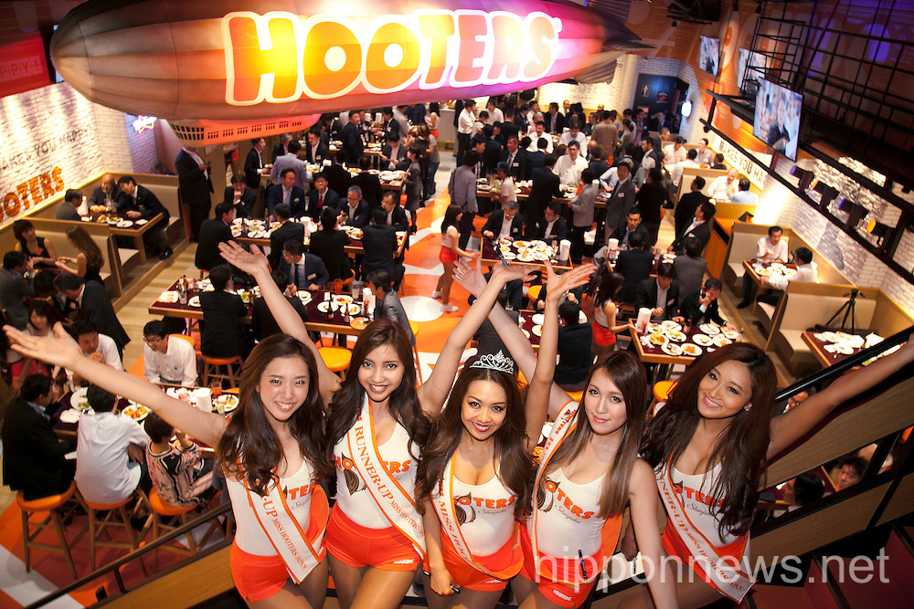 Hooters opens a new restaurant in Tokyo