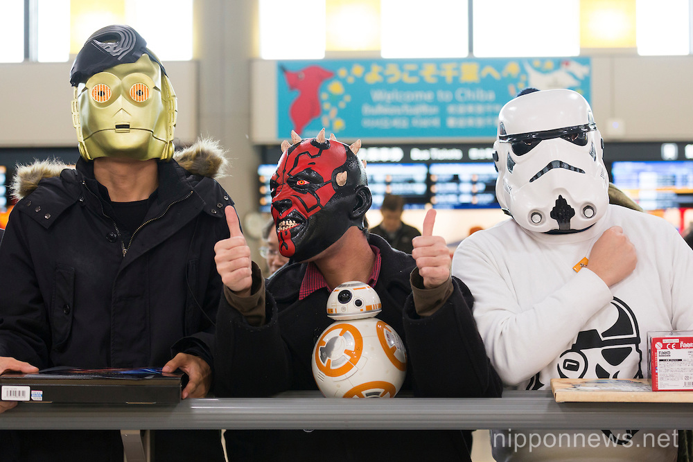 Star Wars Episode VII Cast arrive in Japan