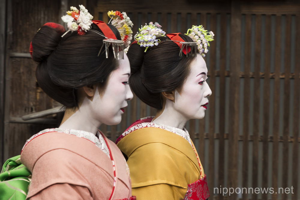 Kyoto visitors enjoy Kimono sightseeing