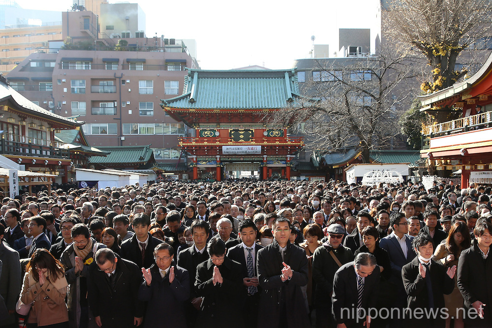 People visit Kanda Myojin Shrine in Tokyo for the new years