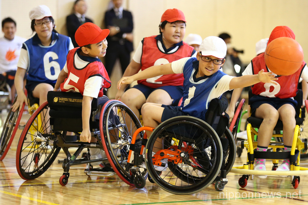 Japanese Paralympic Committee demonstrates Wheelchair Basketball to Tokyo schoolchildren
