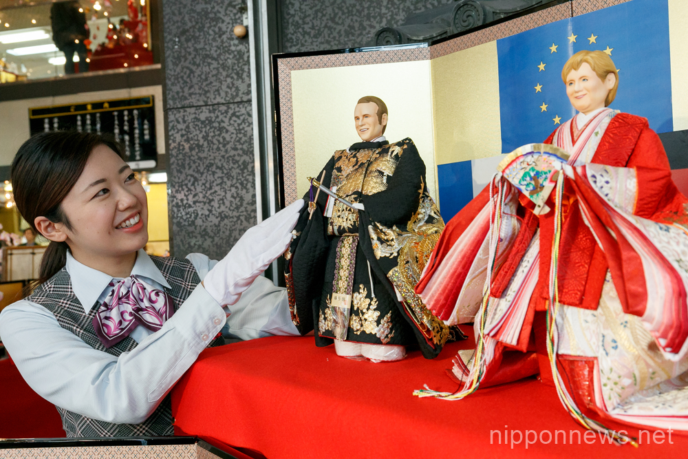Hina dolls modeled after leaders and athletes