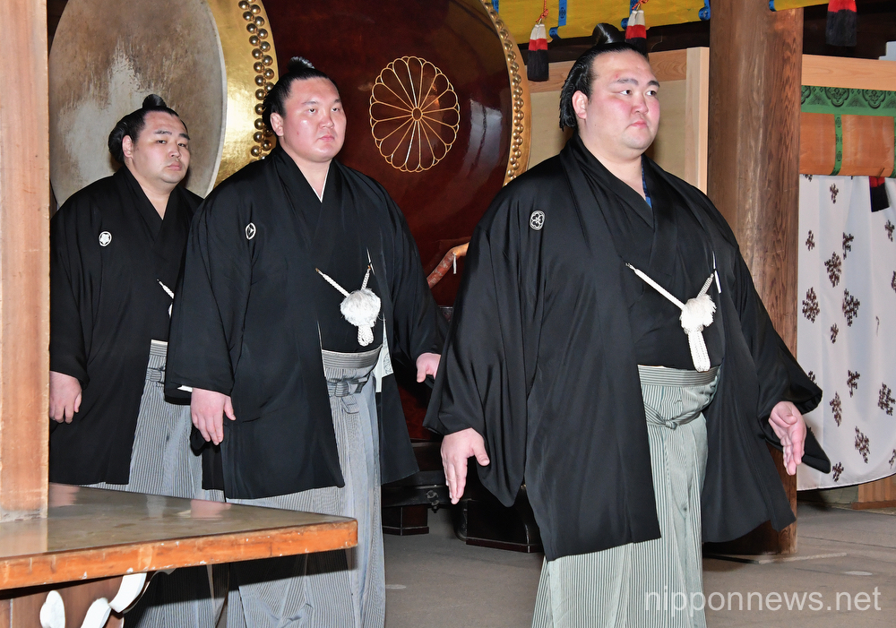 Kisenosato attends sumo ring-entering ceremony at Meiji Shrine