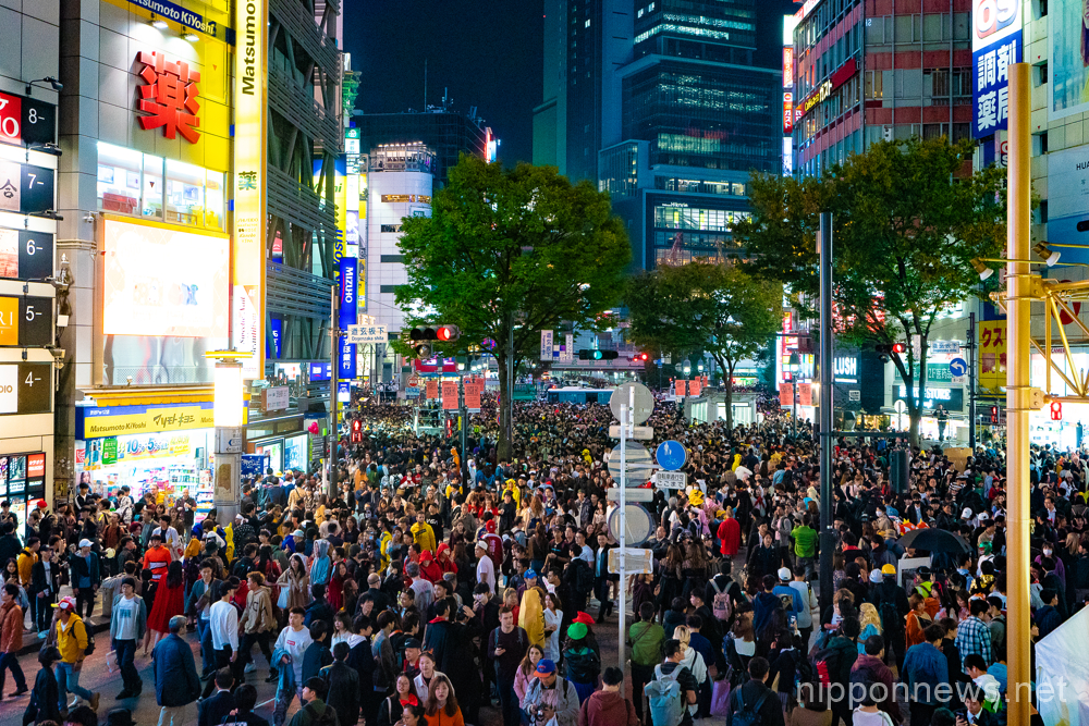 Many people celebrate Halloween at Shibuya district in Tokyo, Japan on October 31, 2019. (Photo by Motoo Naka/AFLO)