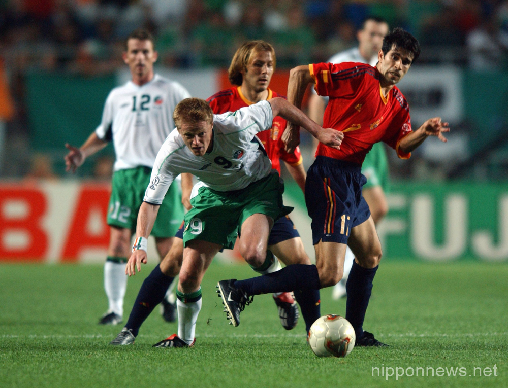DUFF(#9/IRL),VALERON(#17/ESP) /2002 FIFA WORLD CUP Spain 1-1 Ireland (PK:Spain 3-2 Ireland) , Suwon (C)Masakazu Watanabe /AFLO SPORT (005)