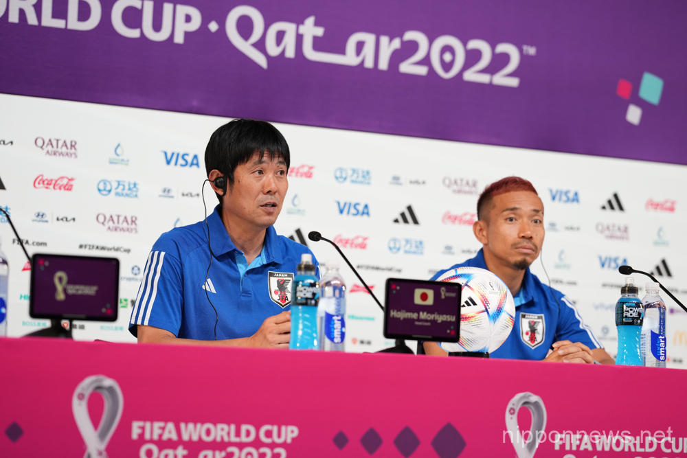 (L to R) Hajime Moriyasu head coach, Yuto Nagatomo (JPN), DECEMBER 4, 2022 - Football / Soccer : Japan head coach Hajime Moriyasu (L) and Yuto Nagatomo attends a press conference before the FIFA World Cup Qatar 2022 round of 16 match in Doha, Qatar. (Photo by Naoki Morita/AFLO SPORT)