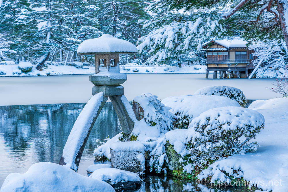 Kenrokuen Garden in the snow, Ishikawa Prefecture