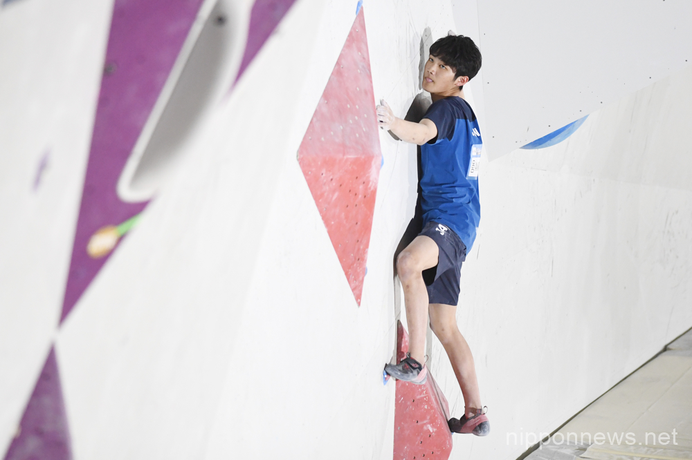 Sorato Anraku (JPN), APRIL 23, 2023 - Sports Climbing : IFSC Climbing World Cup Hachioji 2023 Men's Boulder Semi-final at Esforta Arena Hachioji in Tokyo, Japan. (Photo by Itaru Chiba/AFLO)