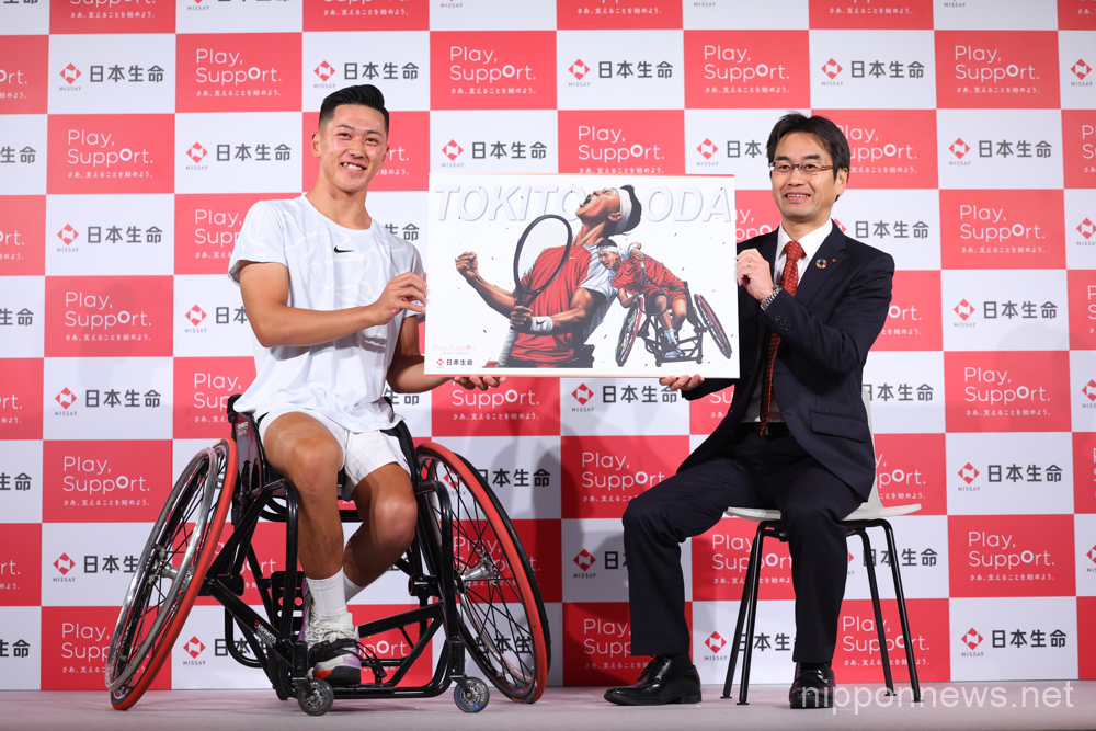 Japanese wheelchair tennis player, Tokito Oda, signs a sponsorship agreement with Nippon Life