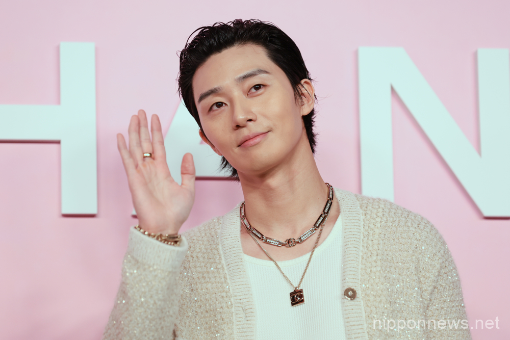 Park Seo-Jun attends the photocall of the Chanel Metiers d'Art 2022/23 Replica Show at Tokyo Big Sight on June 1, 2023 in Japan.